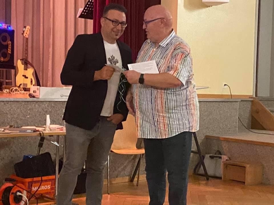 Markus Zürcher verabschiedet den Kassier Michael Käsermann