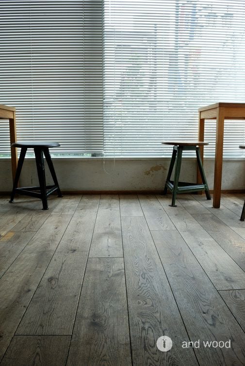 オーク 幅広 フローリング 無垢 アンティーク アンドウッド andwood 店舗 施工例