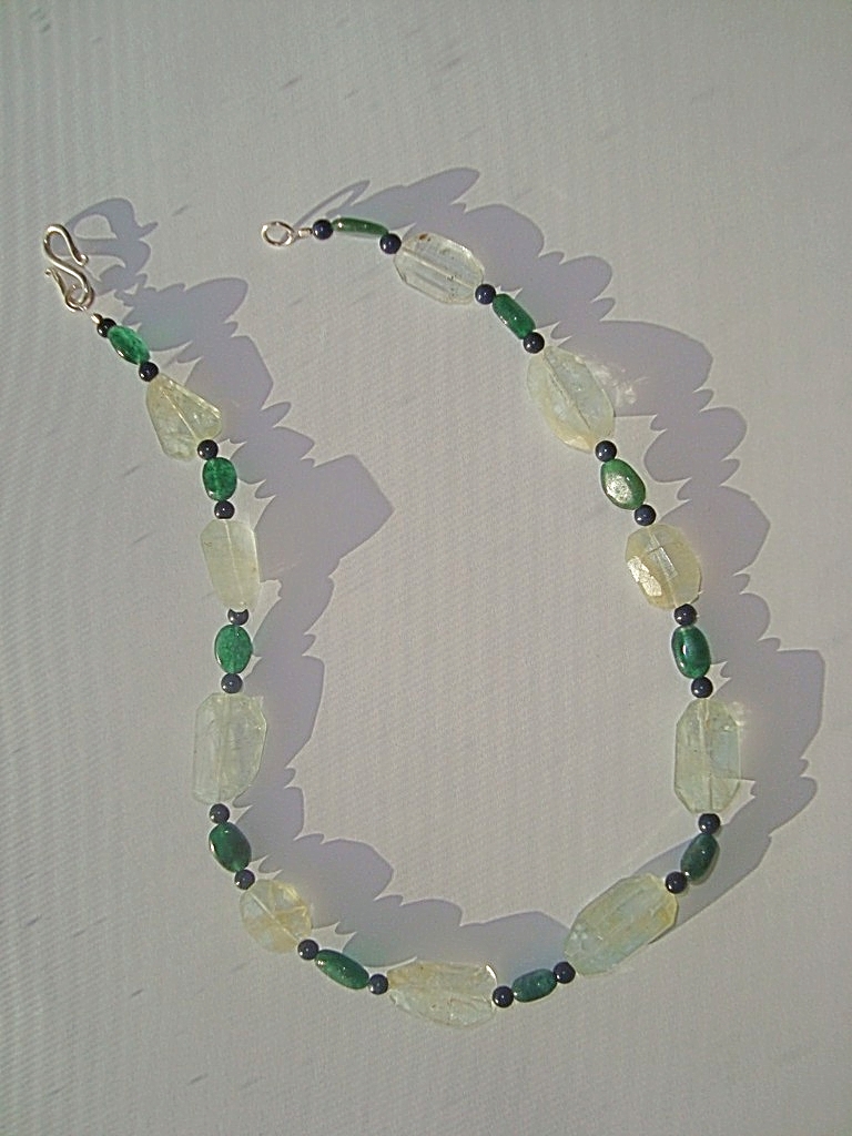 Aquamarin, Dumortieit und Aventurin Halskette