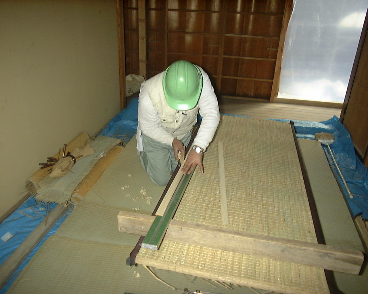 田母沢の二月は氷点下です。着膨れ姿をご容赦ください。