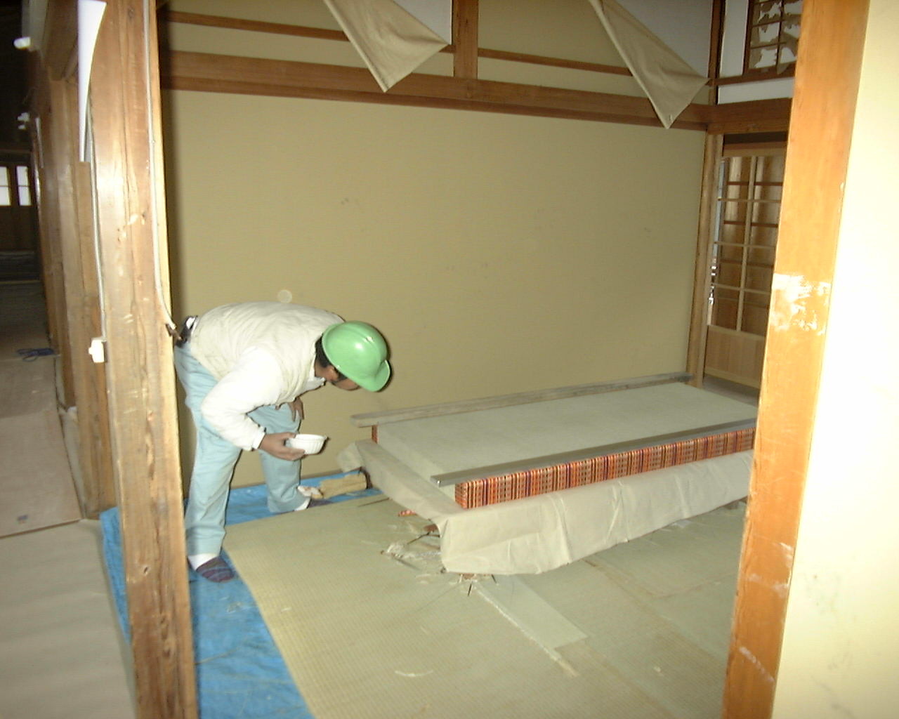 仕上げに霧水を吹きます。