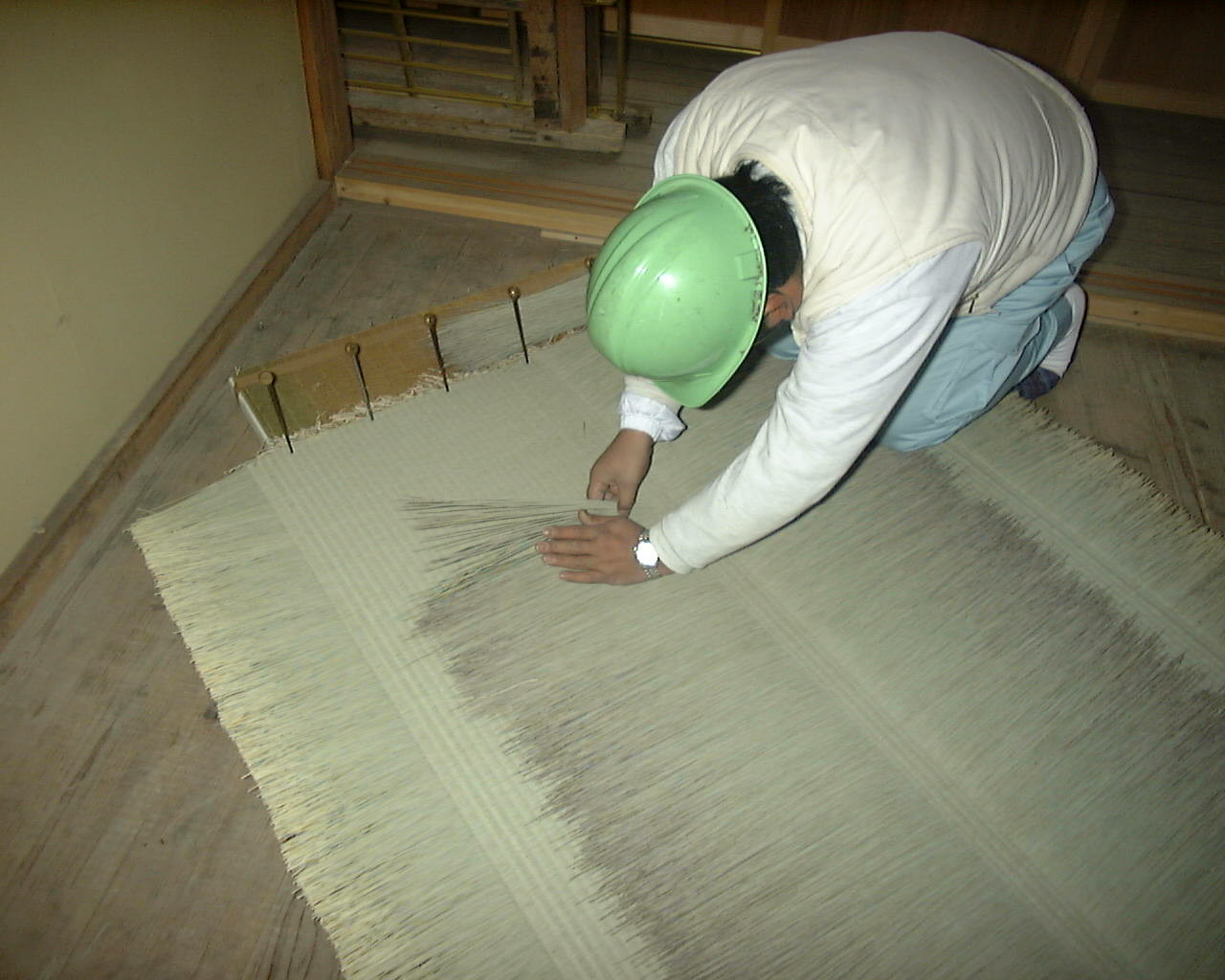 髭を剥ぎ取ります。