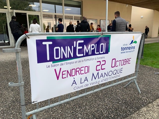 En visite au salon de l'emploi à Tonneins