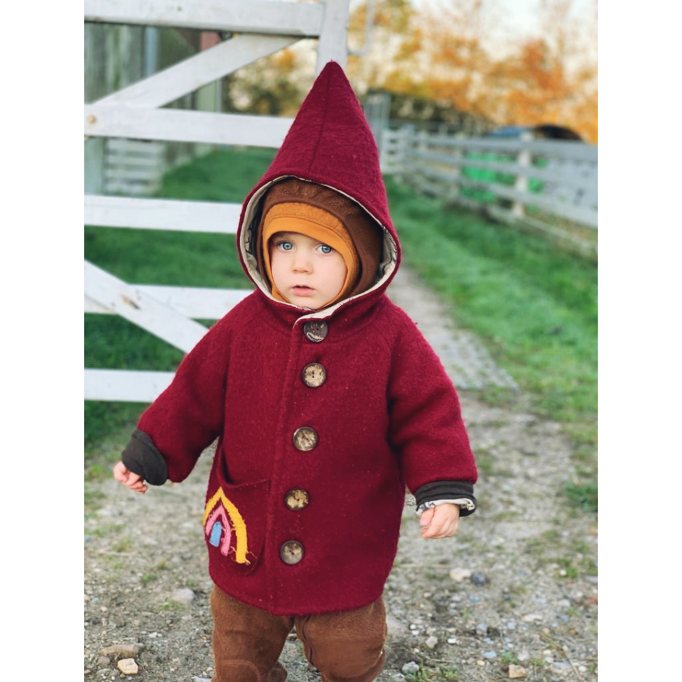 Johanna findet sich schon gut zurecht auf dem Hof