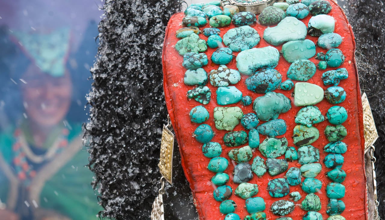 Perak, türkisbesetzter Kopfschmuch der Frauen in Ladakh