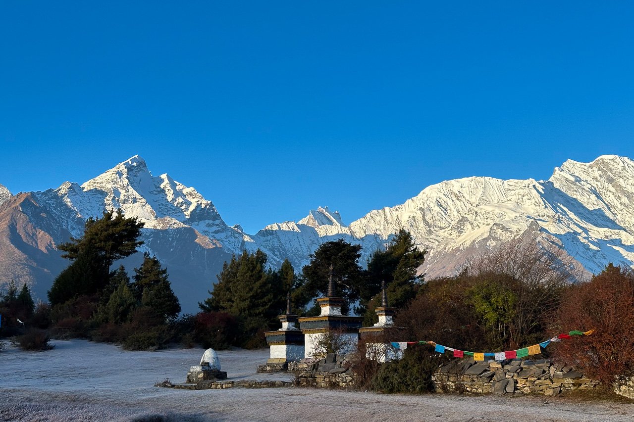 Bergwelt in Kyirong - seit 2017 ist dies der offizielle Grenzübergang nach Nepal
