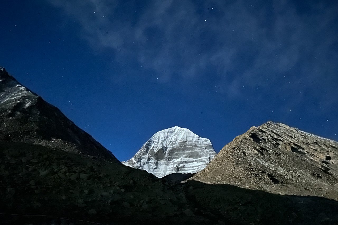 Vollmondnacht über dem Mount Kailash