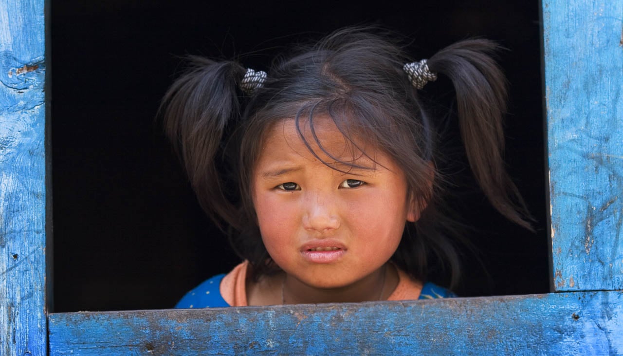 Junges Mädchen im Himalaya