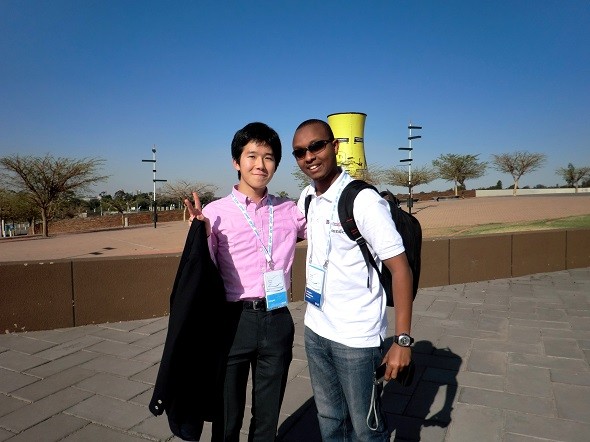 2010年FIFAワールドカップの決勝戦で使用されたFNBスタジアムの近くで。