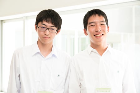 左から　伊奈朋弥くん、鈴木大介くん(2年)