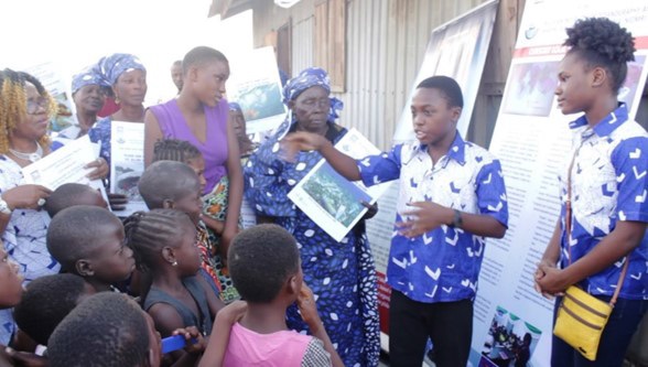 IOI NIGERIA: Addressing kids in the community on the need to properly dispose of plastics due to plastic pollution and the effects of life underwater