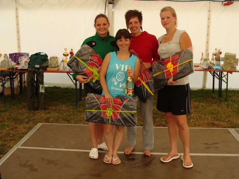 Mit einer klasse Leistung auf Platz 4 - Herrin Vania und ihre garstigen  Hobbits