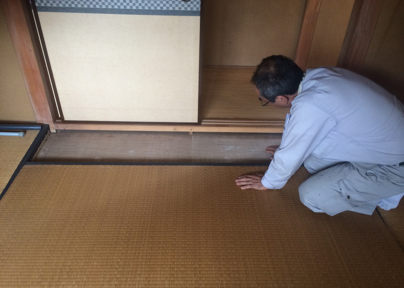 大工さんによる現場の確認　