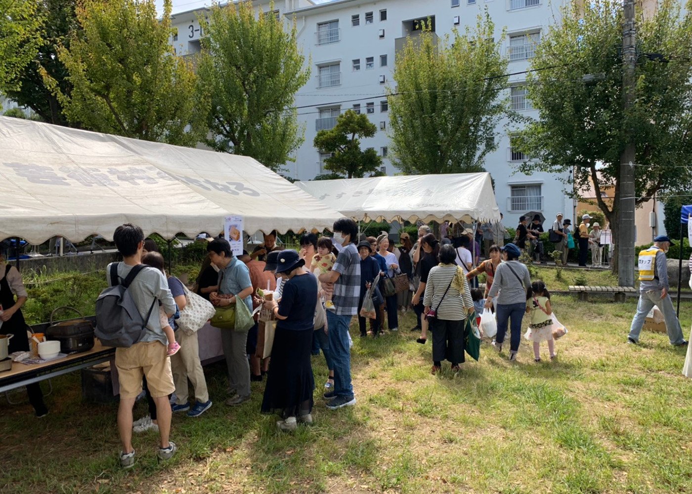 すすき野団地でちょっぴりマルシェを開催しました。