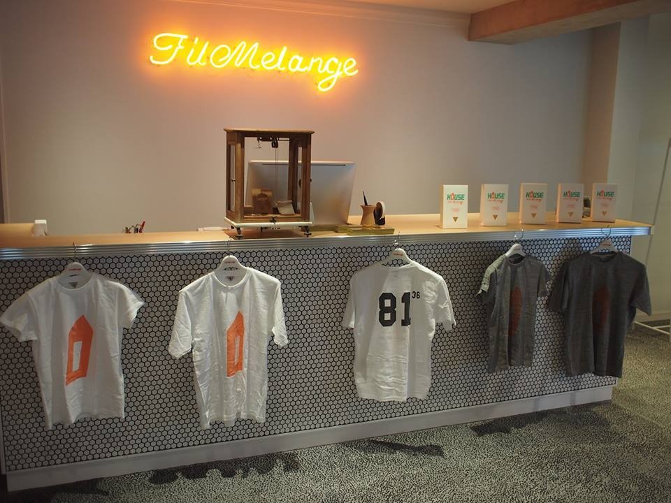 神宮前フィルメランジェ。増築した床面積がＴシャツのデザインになってました。さすが。。