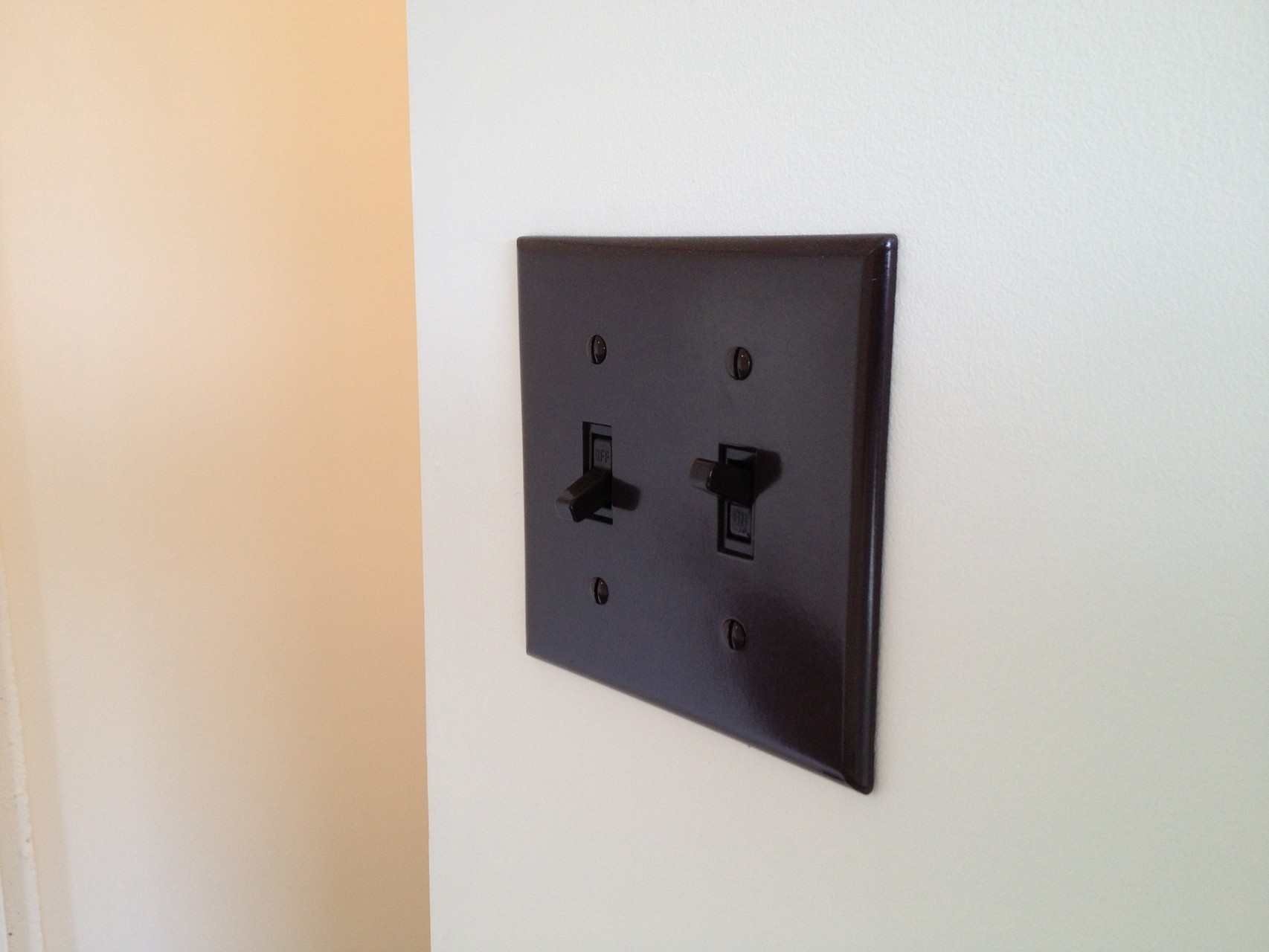 スイッチプレートにもこだわりを。。