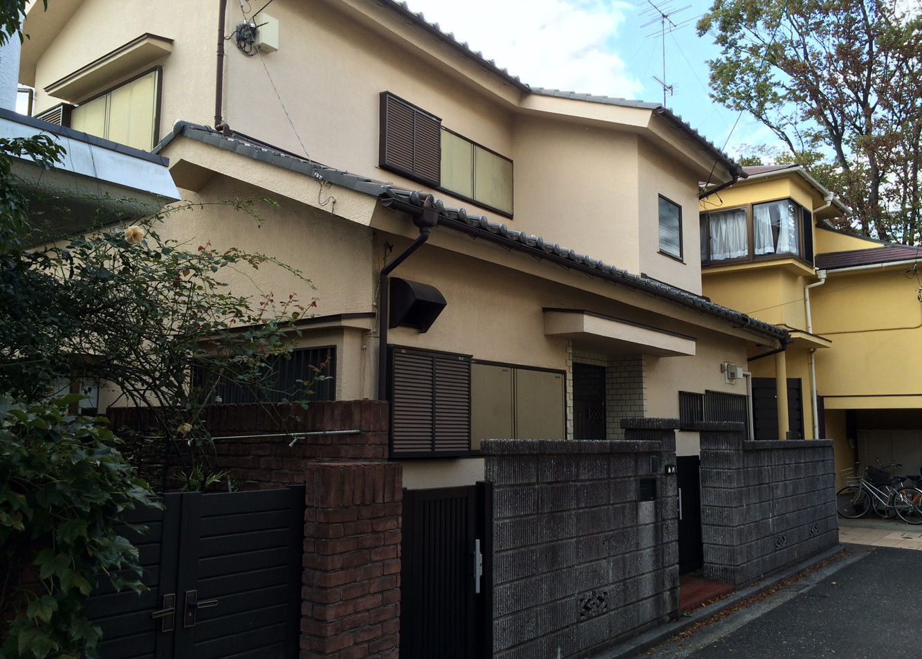 ブロック塀の左半分を解体