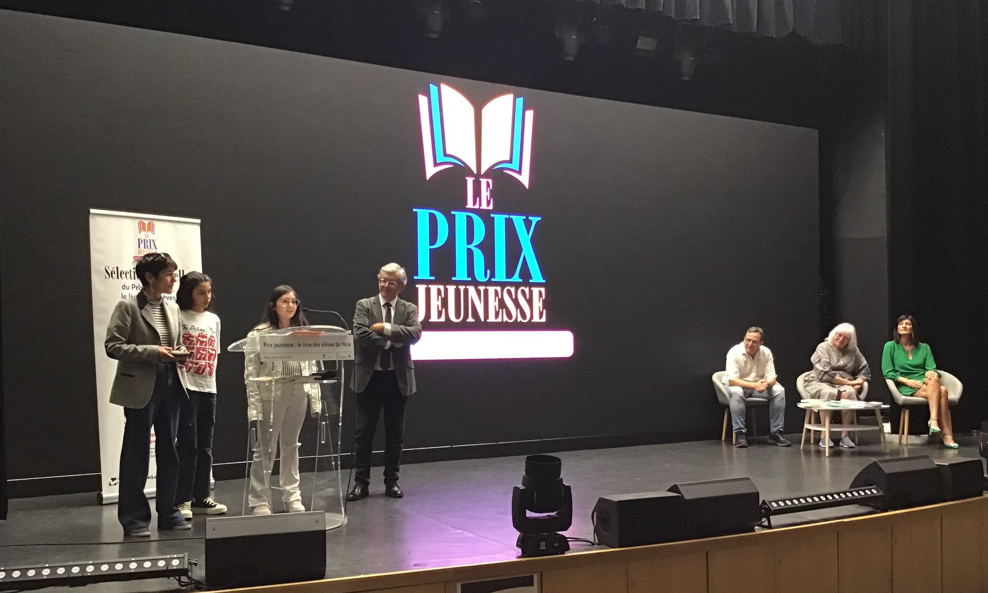 Des élèves de 6è4 du collège Risso décriveent leur expérience d'apprentis lecteurs