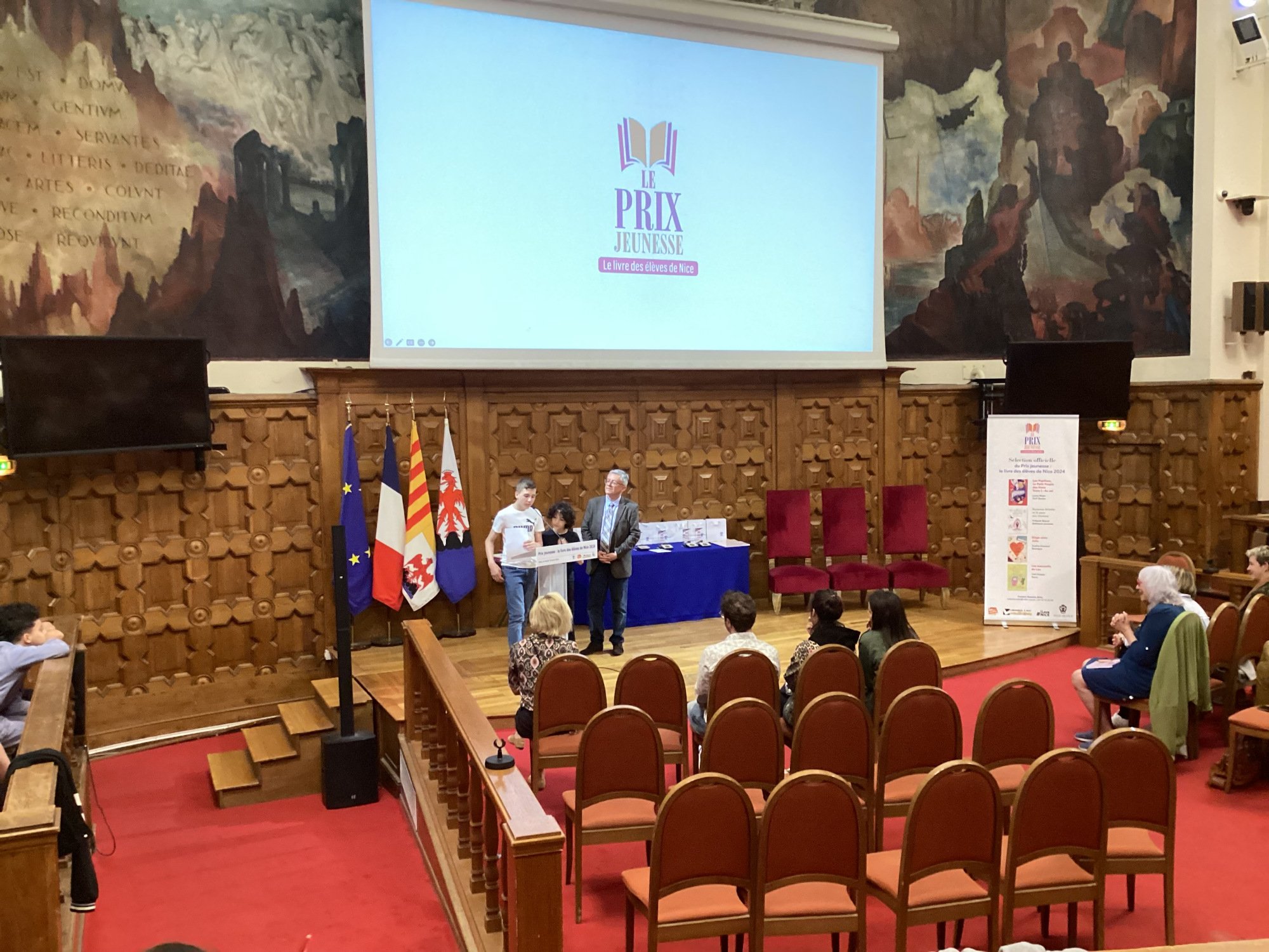 Les élèves ambassadeurs de 6è4 s'expriment à la tribune