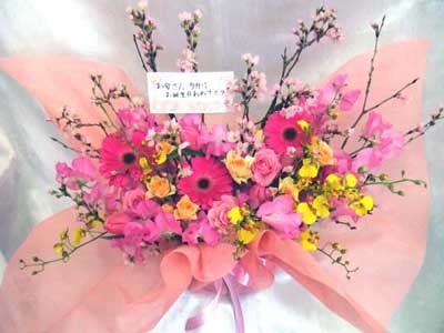 誕生祝フラワーアレンジ