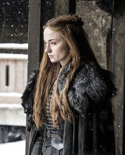Lady Sansa hat sämtliche Peiniger überlebt. Nur glücklicher ist sie nicht geworden. Ist all das Morden am Ende gar nicht zu empfehlen? 