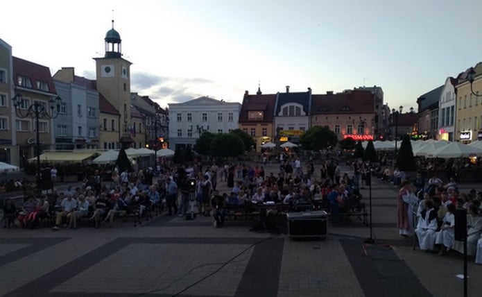Les nombreux spectateurs sont en place - Rybnic