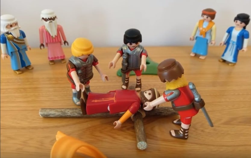 Le chemin de croix -Jésus est mis en croix