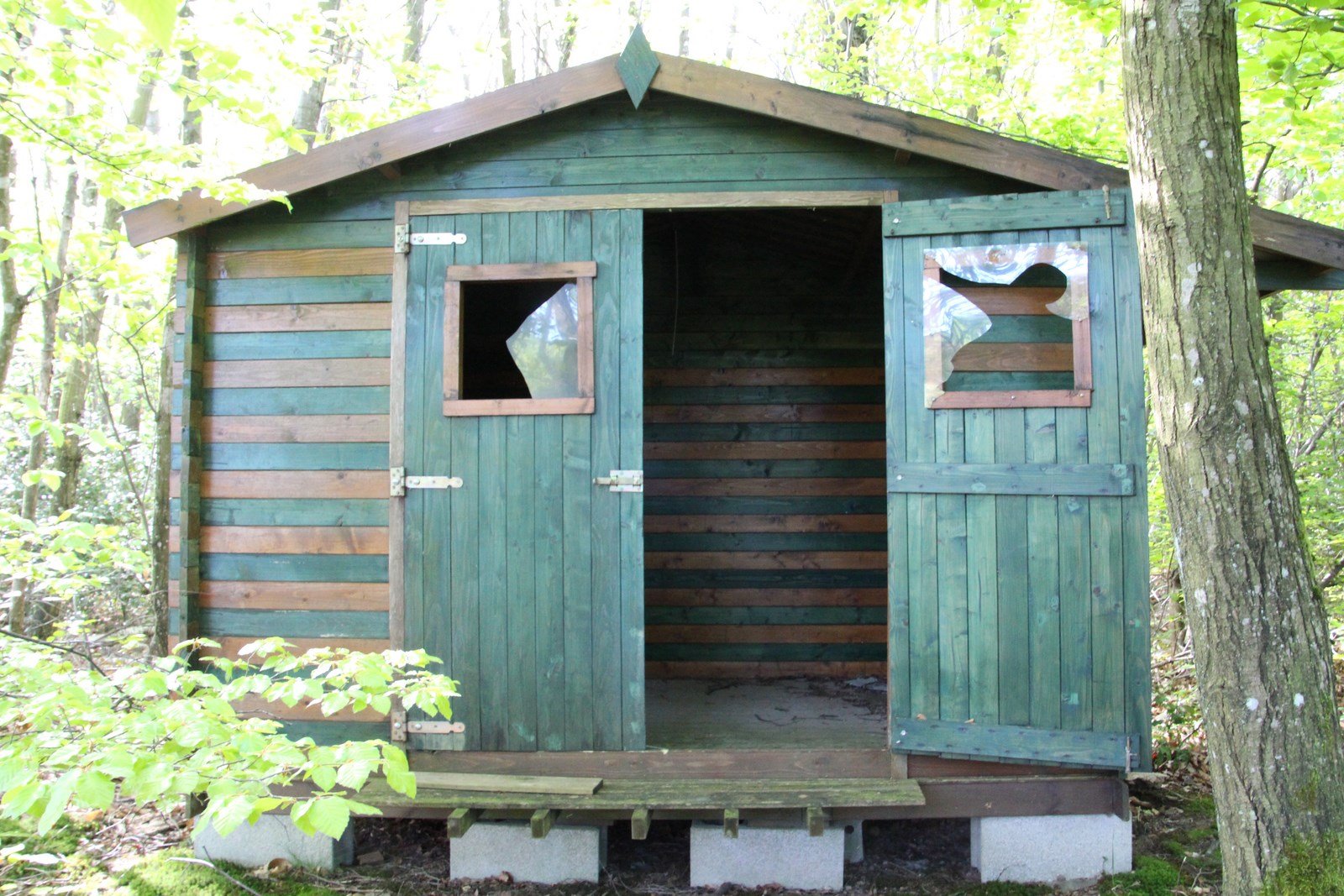Cabanon en état, conservé pour futur observatoire