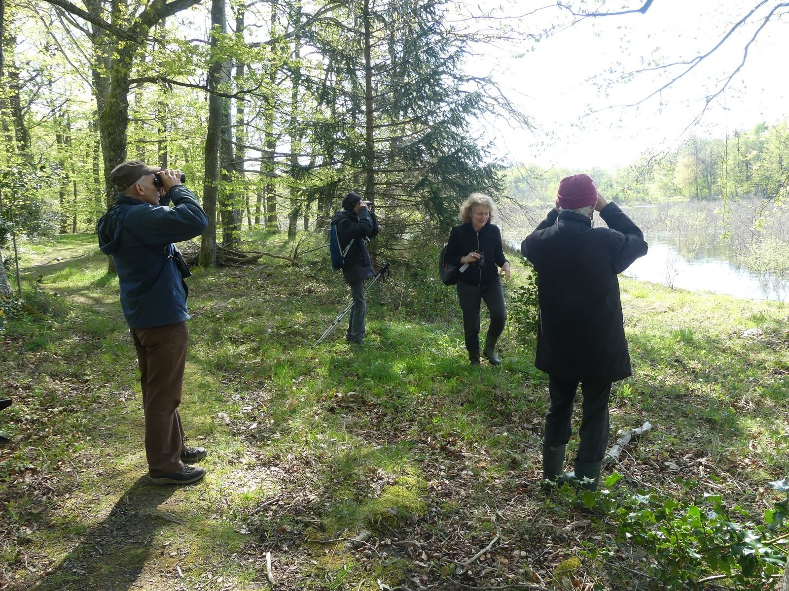 La belle lumière d'avril nous a permis de jolies observations aux jumelles