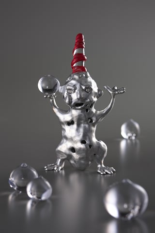 赤鬼　　red demon           80 x 45 x h180 mm