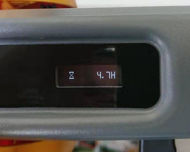 デモ機として使用していましたが、現在の使用時間4.7hなので、まだまだ新品同様？