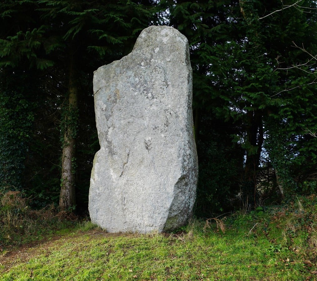 Le menhir de Kerelcun