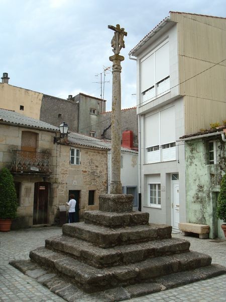 Cruceiro en A Praciña, el mas antigúo de Rianxo