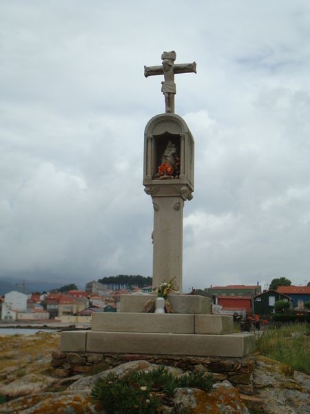 Cruceiro con capilla en la costa, Cabo de Cruz, Boiro