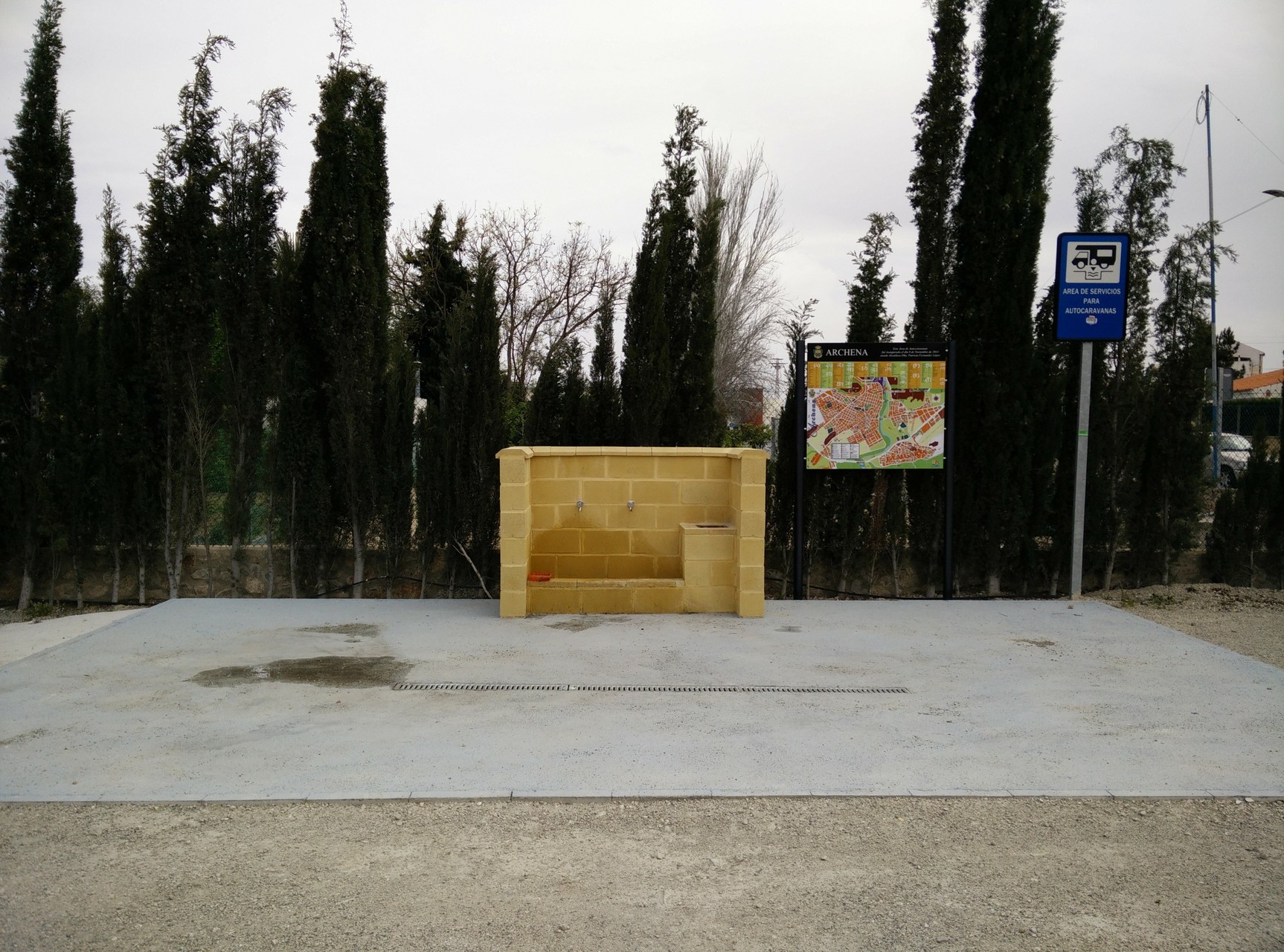 Zona descarga y toma de agua