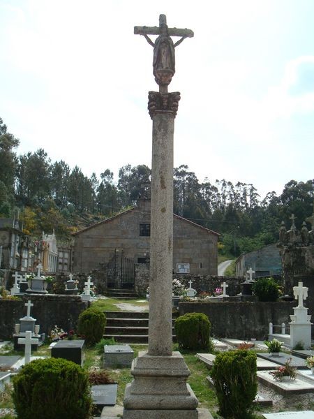 Cruceiro en Cimeterio de Portosín