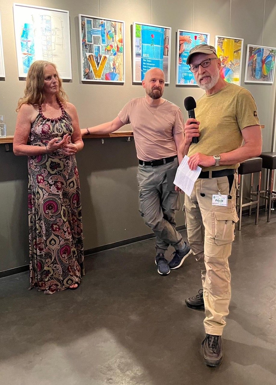 Franz erklärt die Geschichte hinter dem Memorial