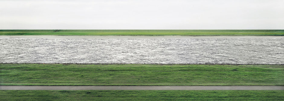 Rhein II © Andreas Gursky