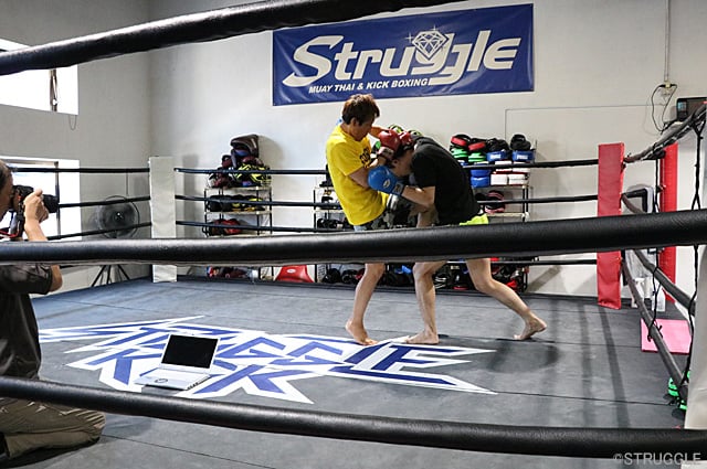 ゴング格闘技11月号でワンキャッチワンアタックの技術解説を担当しました