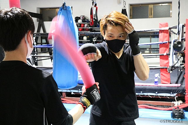 ワンツーとローキックのポイント