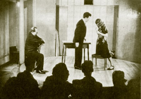 Il s'agit d'un théâtre de créativité et d'expression spontanée . Un drame vécu où l'acteur joue, avec ses propres mots, sa propre histoire. Sa technique active se focalise sur le désir de renforcer les capacités d'affirmation de soi.