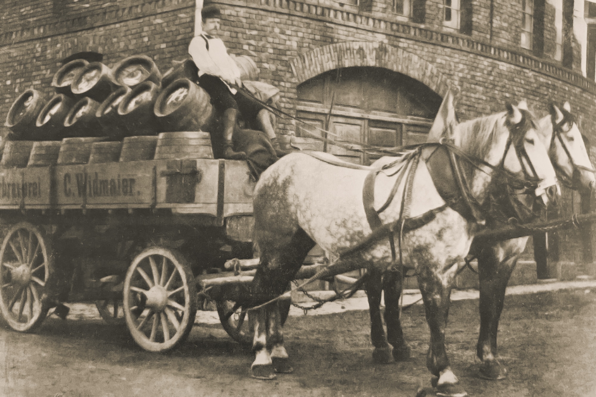  1928年にウォルターラウに買収される前の建物所有者