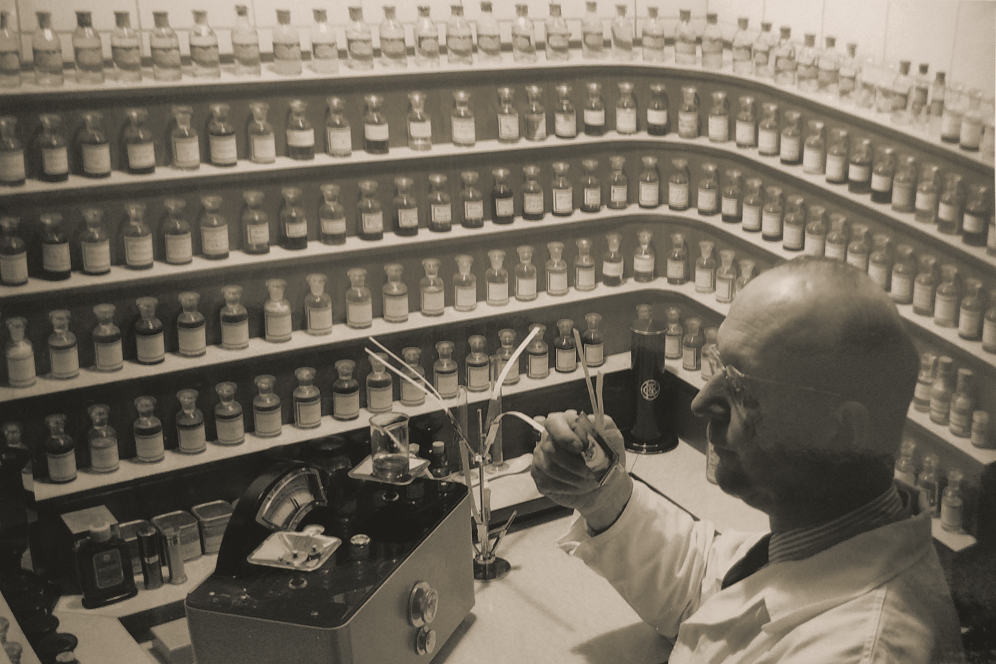  調香師–フレグランスライブラリ