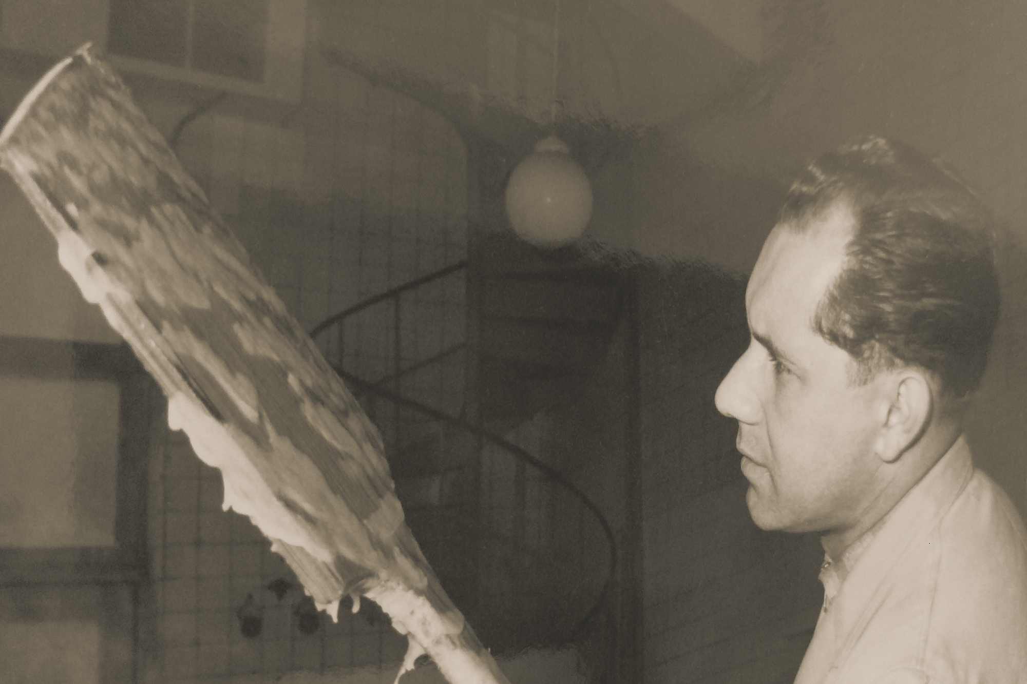 職人による目視検査-石鹸が灰汁から分離している