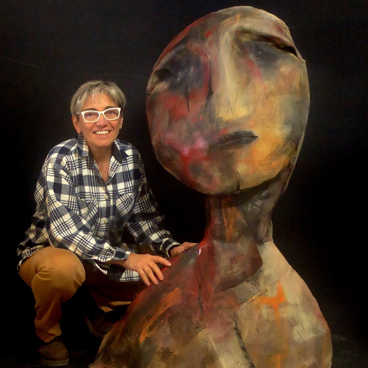 Portrait et sculpture en feutre industriel technique personnelle de Nadine Vergues 