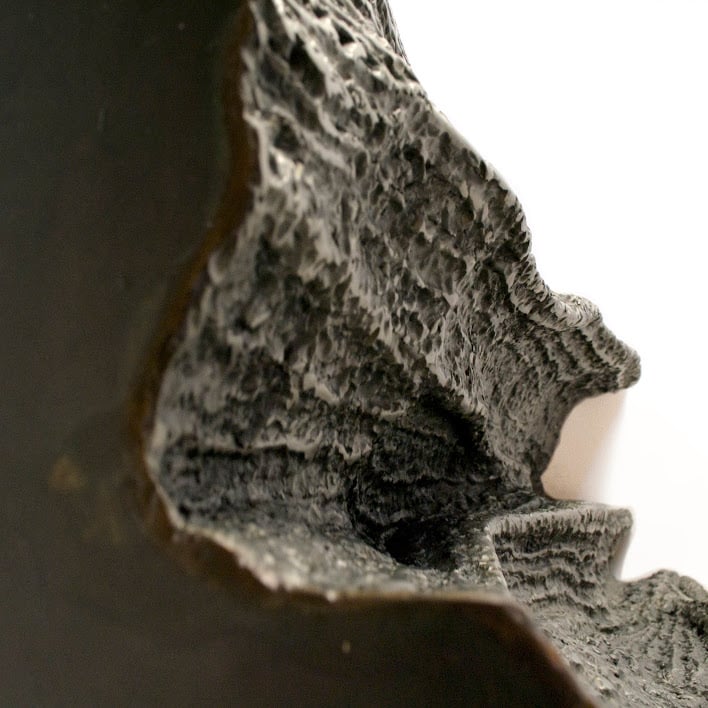 "Lapiaz" - Acier soudé texturé - 35 x 35 x H 70 cm - 2017. Sculpture par Yzo