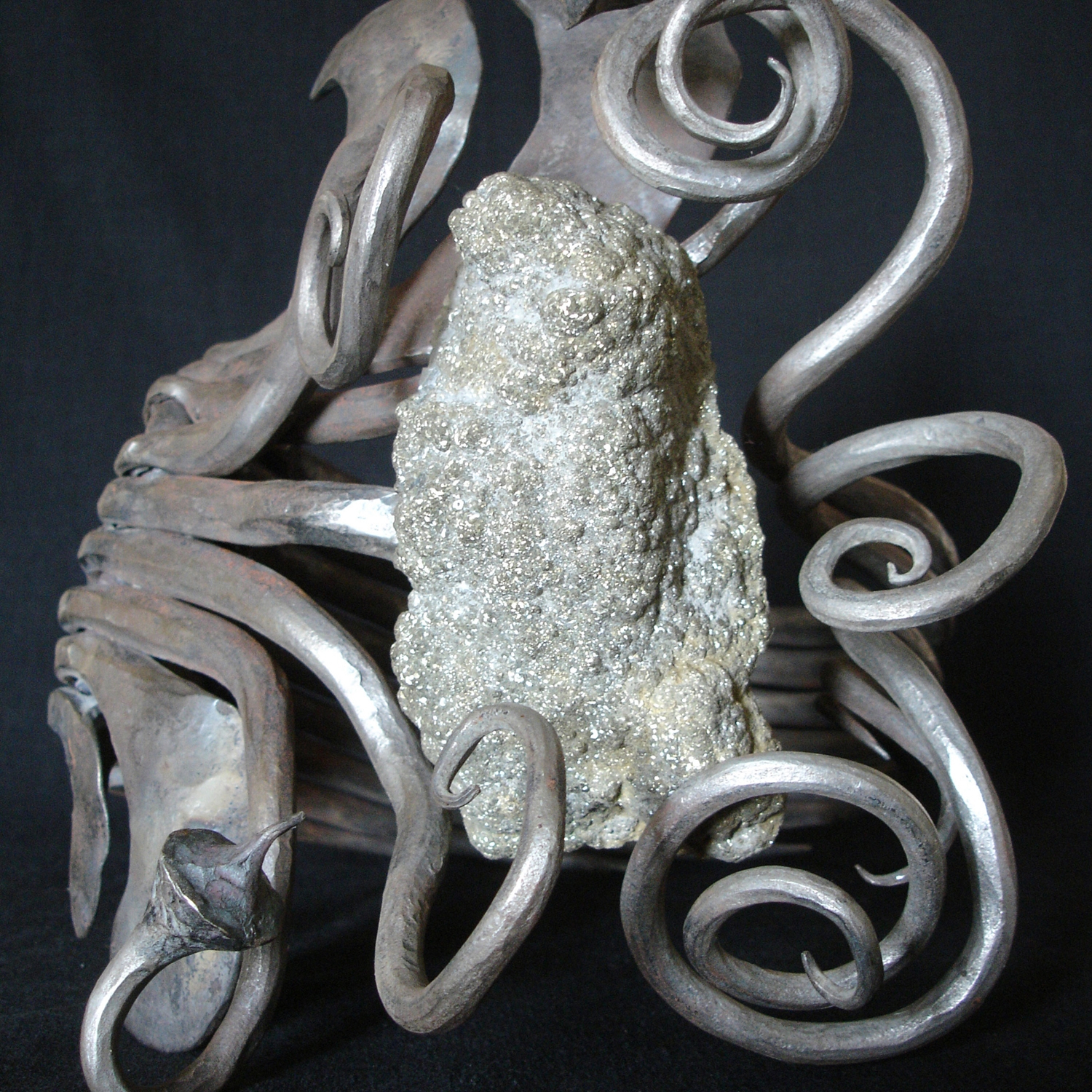 "Bague 43" - Fer pur, Pyrite sur granit - 37 x 25 cm. Arnaud Elisabeth