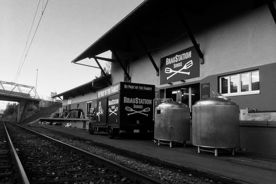 Gebäudebeschriftung der Braustation Sursee AG