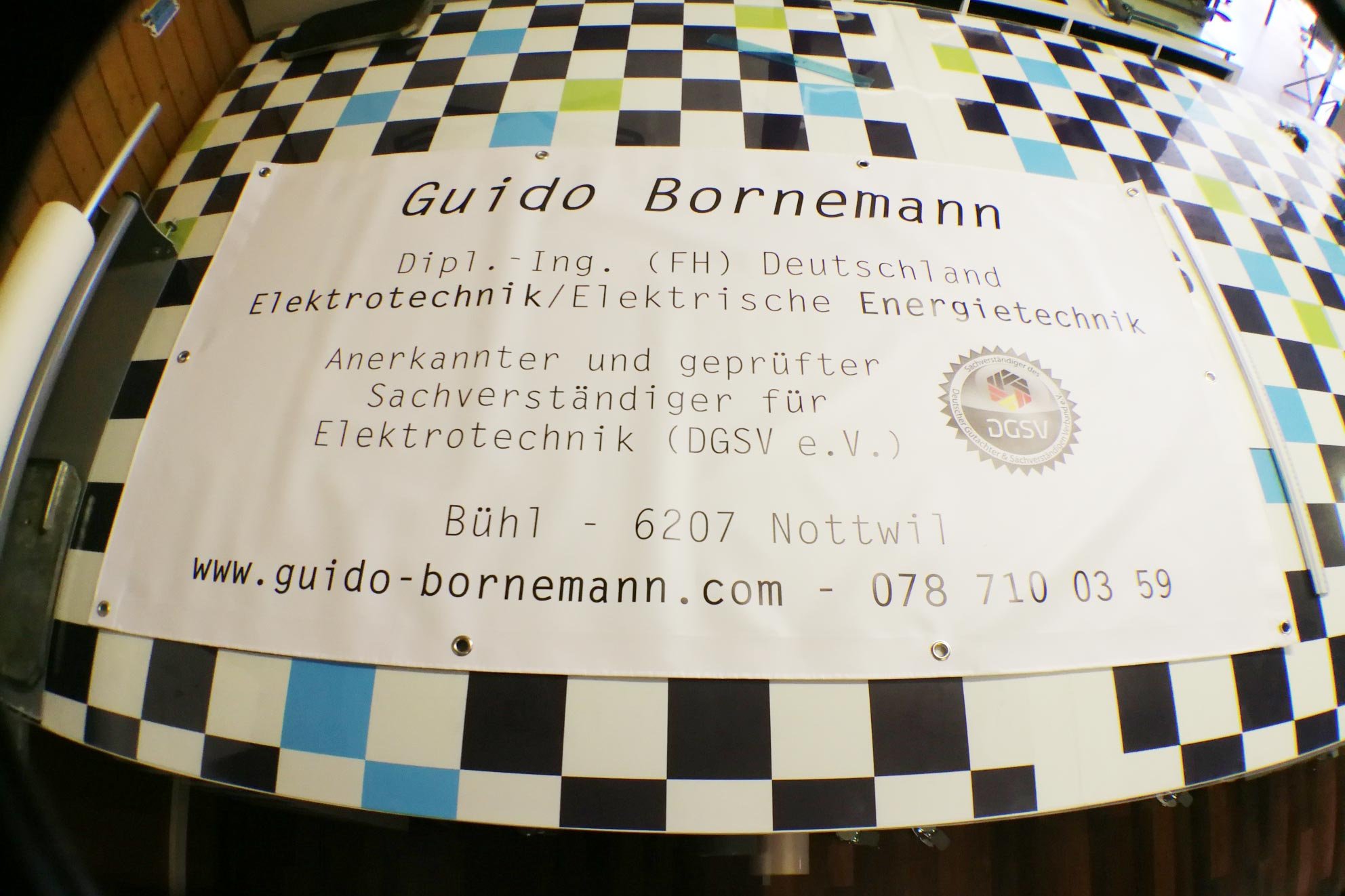 Bedruckter Werbebanner für Guido Bornemann