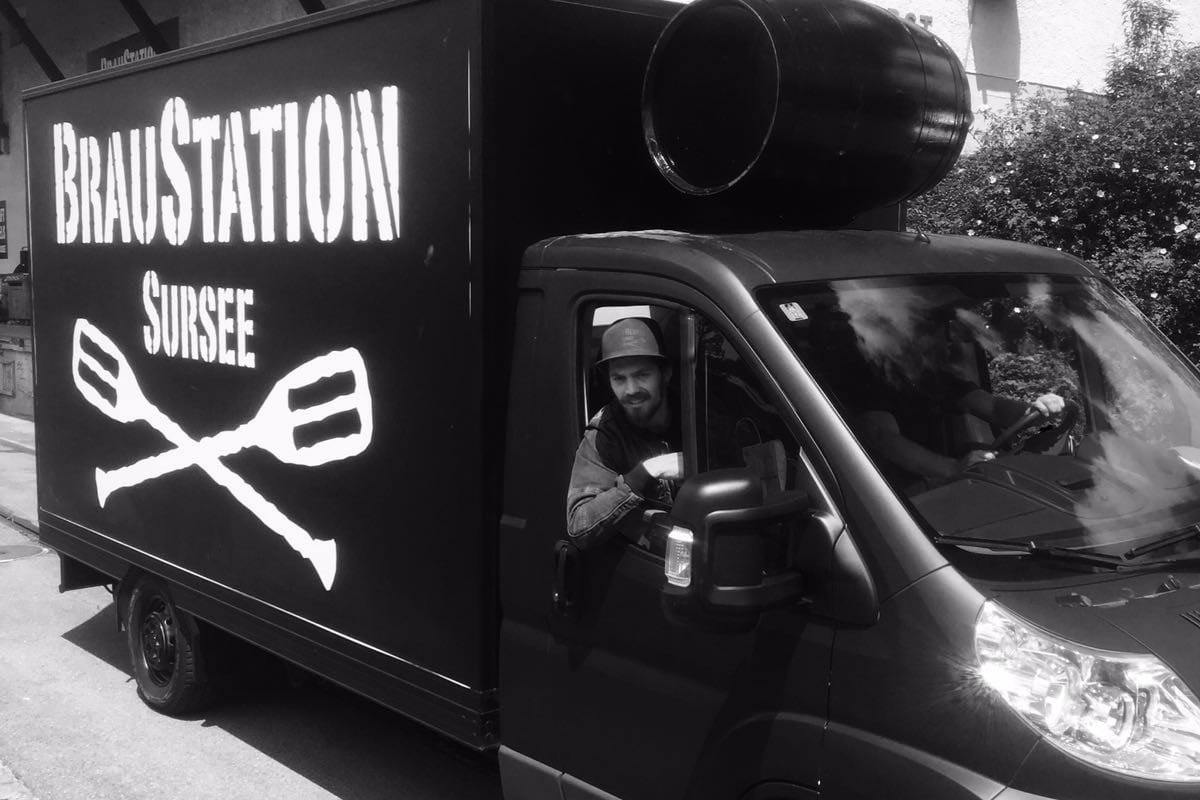 Vollfolierung und Beschriftung vom Bus der Braustation